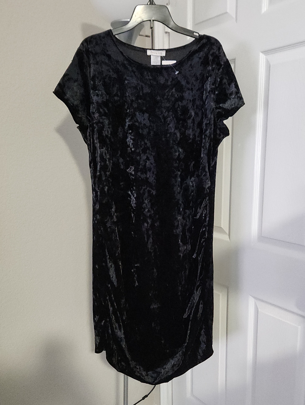 Coming Soon Maternity - Classic Black Velvet Shift Dress Size XL - NWT